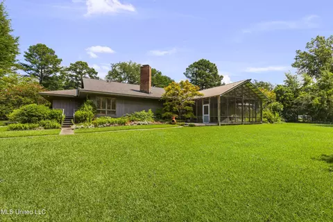 Exterior - 1618 Sunset Dr, Canton, MS 39046 photo 10 of 33