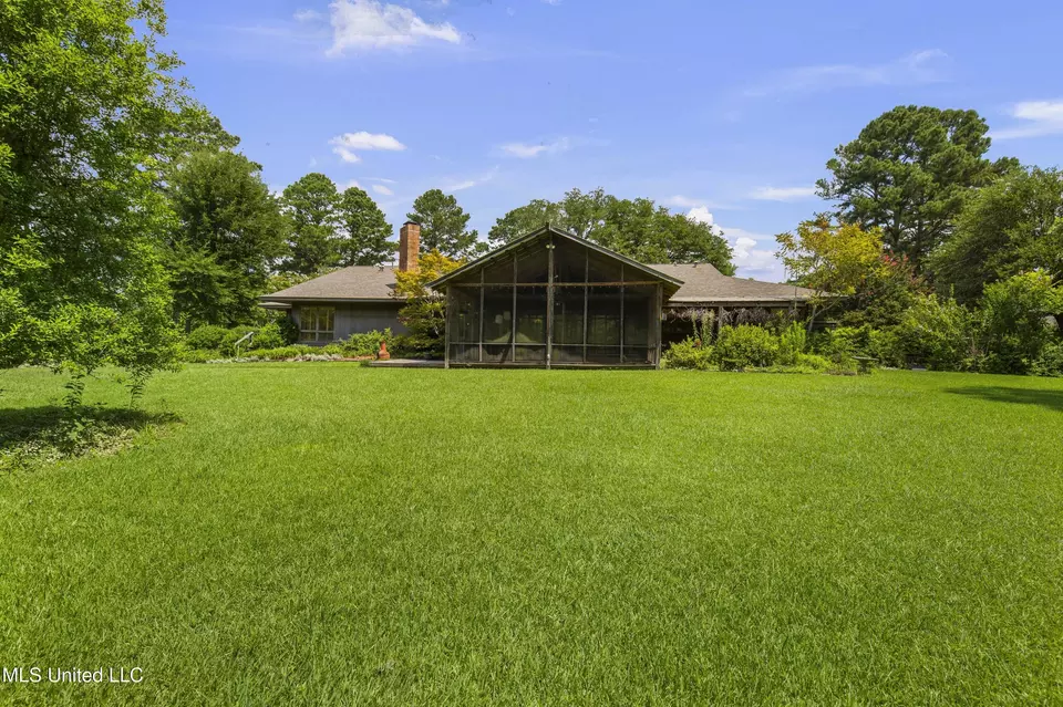 Exterior - 1618 Sunset Dr, Canton, MS 39046 photo 30 of 33