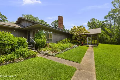 Exterior - 1618 Sunset Dr, Canton, MS 39046 photo 11 of 33