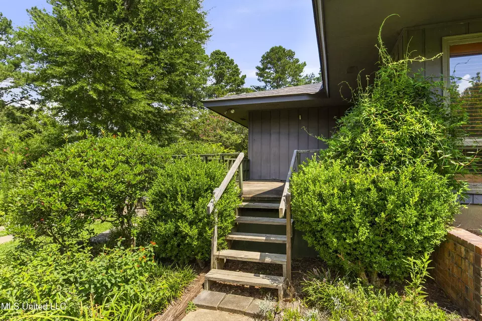Exterior - 1618 Sunset Dr, Canton, MS 39046 photo 12 of 33