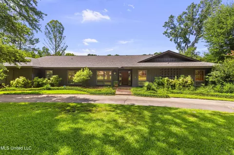 Exterior - 1618 Sunset Dr, Canton, MS 39046 photo 2 of 33