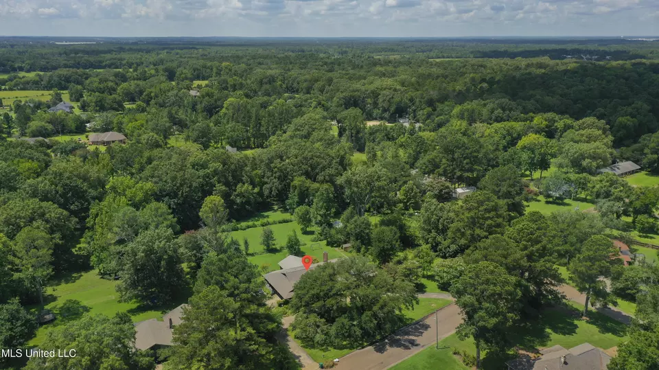 View/Area - 1618 Sunset Dr, Canton, MS 39046 photo 3 of 10