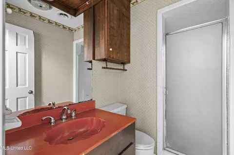 Bath - 1618 Sunset Dr, Canton, MS 39046 photo 8 of 8