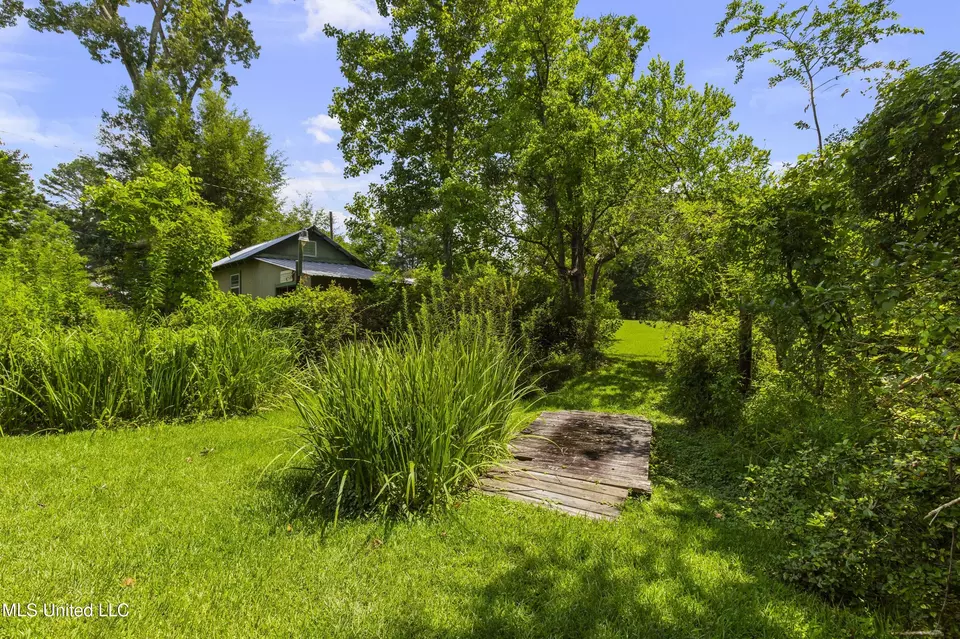 Exterior - 1618 Sunset Dr, Canton, MS 39046 photo 23 of 33