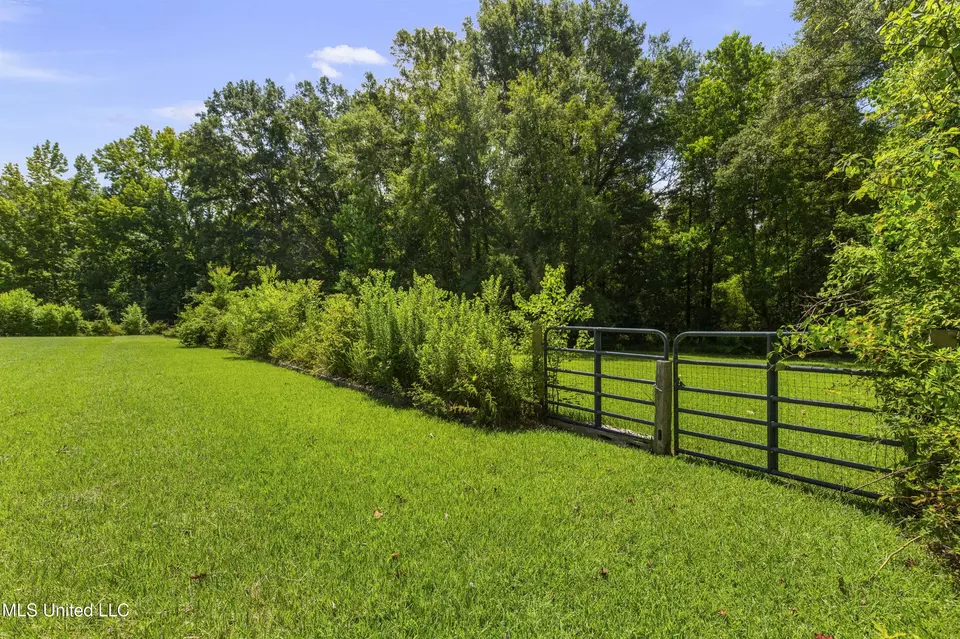 Exterior - 1618 Sunset Dr, Canton, MS 39046 photo 22 of 33