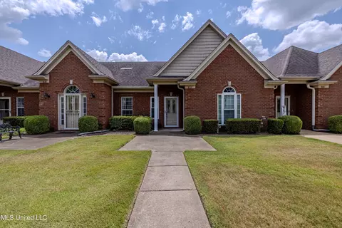 872 Cardinal Ln, Hernando, MS 38632