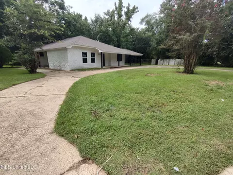 Exterior - 3100 Bellview Ave, Moss Point, MS 39563 photo 6 of 8