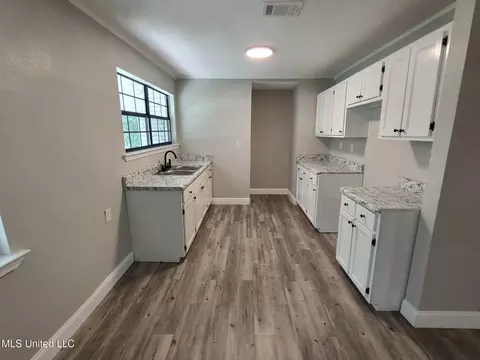 Kitchen - 3100 Bellview Ave, Moss Point, MS 39563 photo 1 of 1