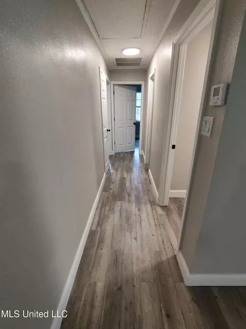 Entry Way - 3100 Bellview Ave, Moss Point, MS 39563 photo 1 of 2