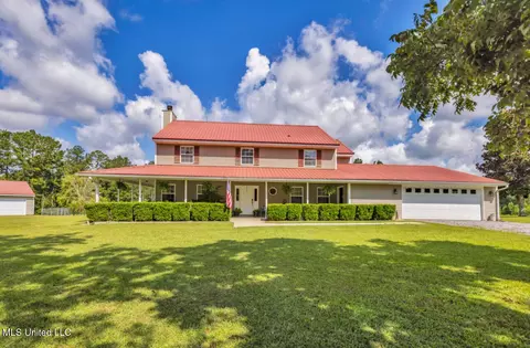 94 Woodland Rd, Carriere, MS 39426