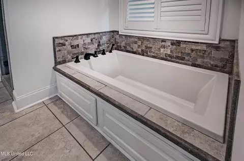 Bath - 222 Honours Dr, Madison, MS 39110 photo 3 of 8