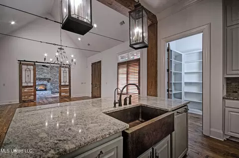 Kitchen - 222 Honours Dr, Madison, MS 39110 photo 4 of 5
