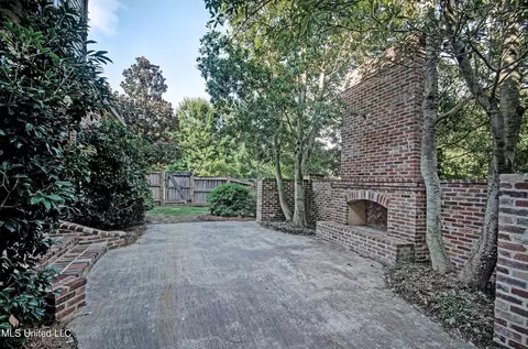 Exterior - 222 Honours Dr, Madison, MS 39110 photo 10 of 14