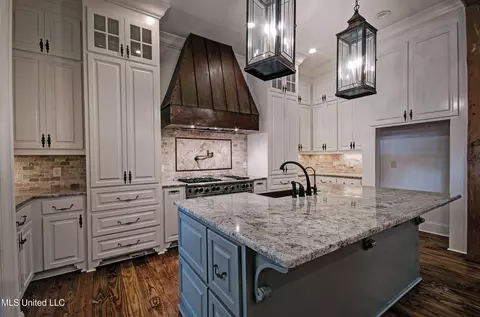 Kitchen - 222 Honours Dr, Madison, MS 39110 photo 1 of 5