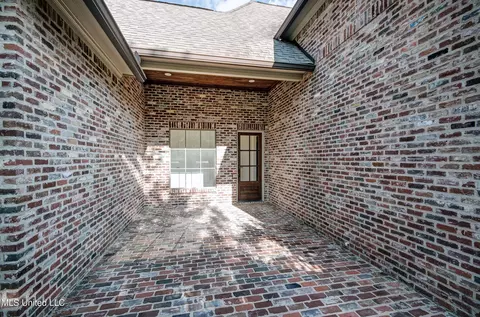 Exterior - 222 Honours Dr, Madison, MS 39110 photo 4 of 14