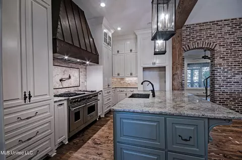 Kitchen - 222 Honours Dr, Madison, MS 39110 photo 5 of 5