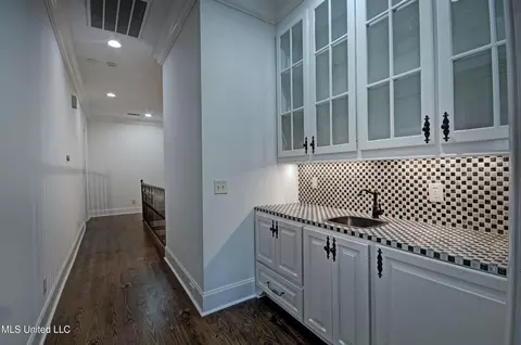 Entry Way - 222 Honours Dr, Madison, MS 39110 photo 2 of 2