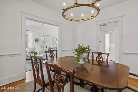 Dining - 1021 Euclid Ave, Jackson, MS 39202 photo 1 of 3