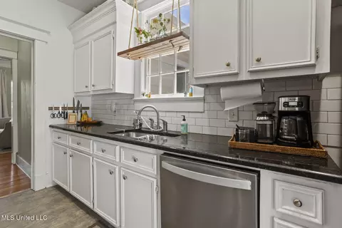 Kitchen - 1021 Euclid Ave, Jackson, MS 39202 photo 3 of 4