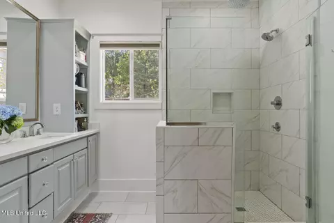 Bath - 1021 Euclid Ave, Jackson, MS 39202 photo 2 of 3