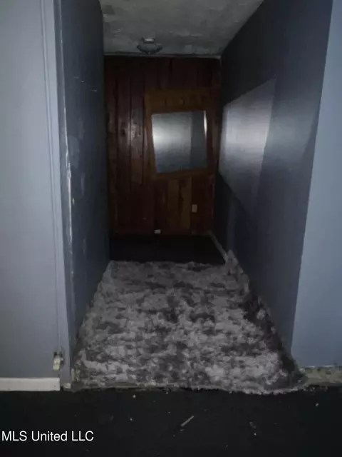 Entry Way - 1012 Terrace Ave, Jackson, MS 39209 photo 4 of 4