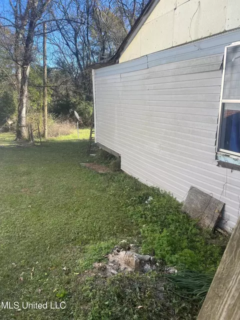 Exterior - 1012 Terrace Ave, Jackson, MS 39209 photo 7 of 7