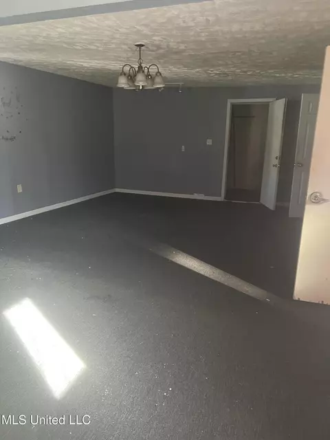 Living - 1012 Terrace Ave, Jackson, MS 39209 photo 2 of 2