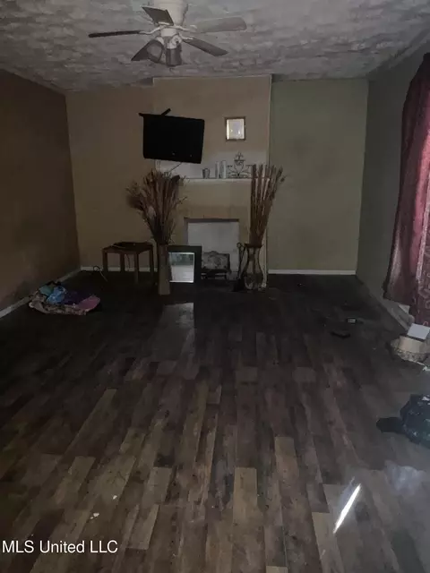Living - 1012 Terrace Ave, Jackson, MS 39209 photo 1 of 2