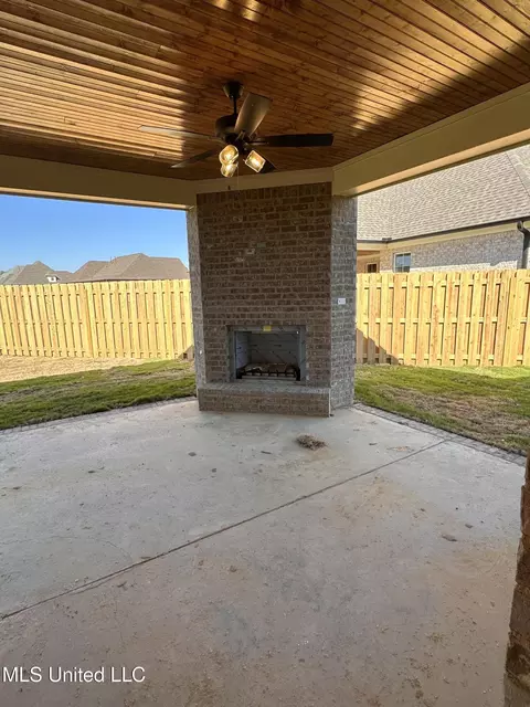 Exterior - 1817 Caribe Dr, Nesbit, MS 38651 photo 3 of 4