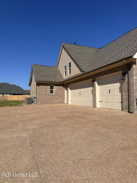 Exterior - 1817 Caribe Dr, Nesbit, MS 38651 photo 2 of 4