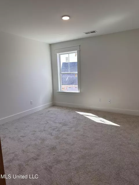 Bedroom - 1817 Caribe Dr, Nesbit, MS 38651 photo 3 of 5