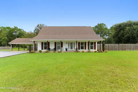 23117 Hinton Rd, Lucedale, MS 39452