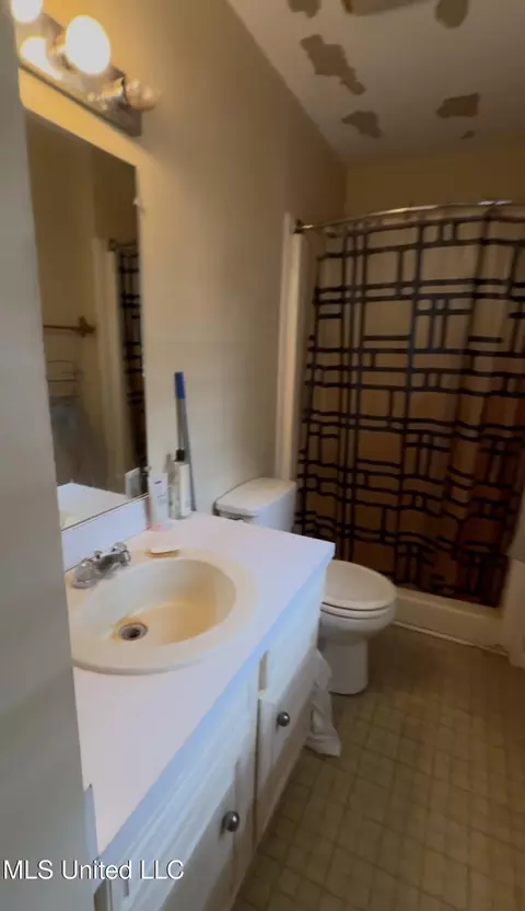 Bath - 22452 Joe Windom Rd, Saucier, MS 39574 photo 2 of 2