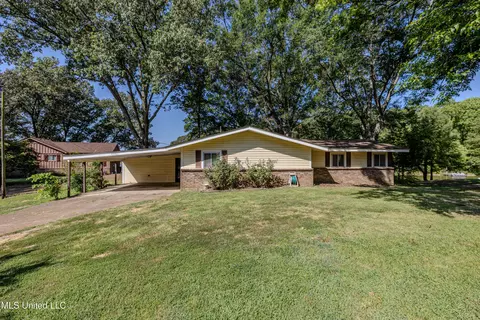 8467 Crazy Horse Cv, Hernando, MS 38632