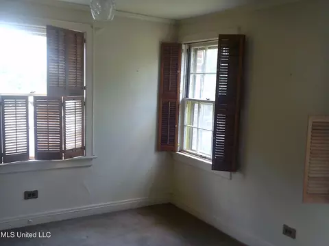 Bedroom - 1503 N Madison St, Corinth, MS 38834 photo 3 of 4