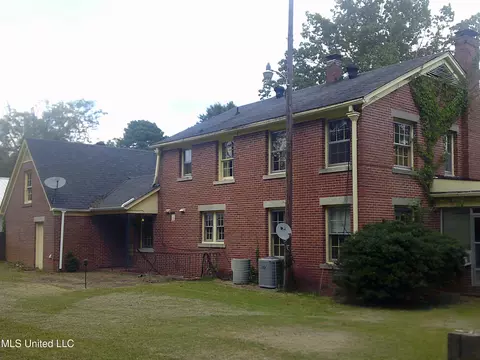 Exterior - 1503 N Madison St, Corinth, MS 38834 photo 7 of 7