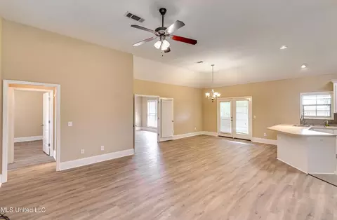 Living - 218 Crescent Ridge Dr, Madison, MS 39110 photo 1 of 9