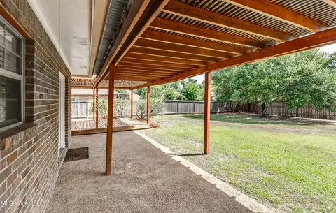 Exterior - 218 Crescent Ridge Dr, Madison, MS 39110 photo 6 of 14