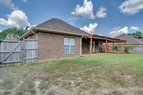 Exterior - 218 Crescent Ridge Dr, Madison, MS 39110 photo 13 of 14