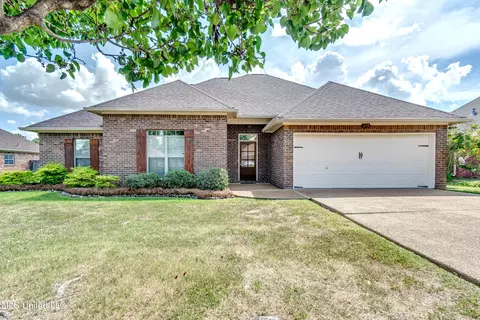 218 Crescent Ridge Dr, Madison, MS 39110