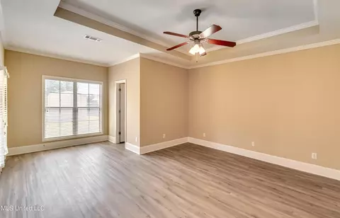 Living - 218 Crescent Ridge Dr, Madison, MS 39110 photo 8 of 9
