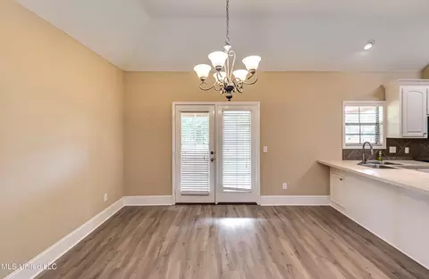 Dining - 218 Crescent Ridge Dr, Madison, MS 39110 photo 1 of 1