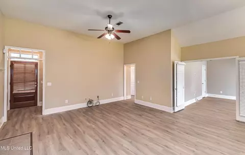 Living - 218 Crescent Ridge Dr, Madison, MS 39110 photo 5 of 9