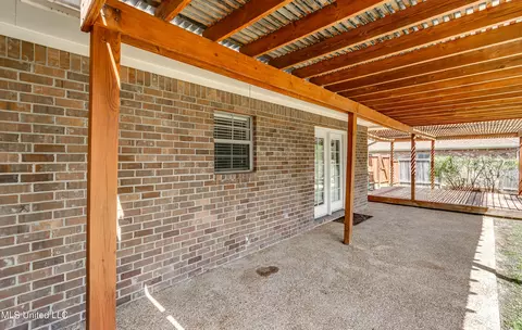 Exterior - 218 Crescent Ridge Dr, Madison, MS 39110 photo 7 of 14