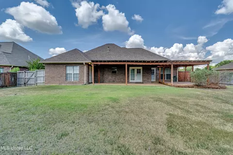 Exterior - 218 Crescent Ridge Dr, Madison, MS 39110 photo 12 of 14