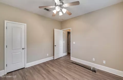 Bedroom - 218 Crescent Ridge Dr, Madison, MS 39110 photo 6 of 10