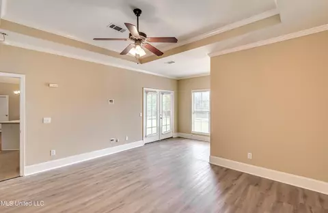 Living - 218 Crescent Ridge Dr, Madison, MS 39110 photo 9 of 9