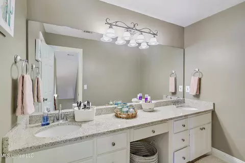 Bath - 705 Prominence Dr, Flowood, MS 39232 photo 4 of 4