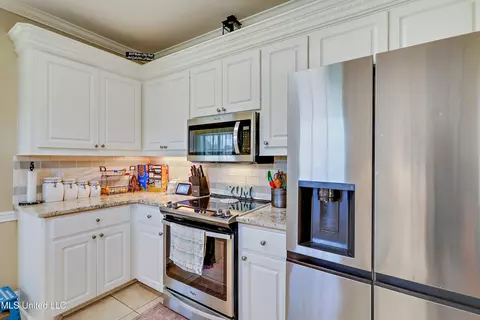 Kitchen - 705 Prominence Dr, Flowood, MS 39232 photo 1 of 4