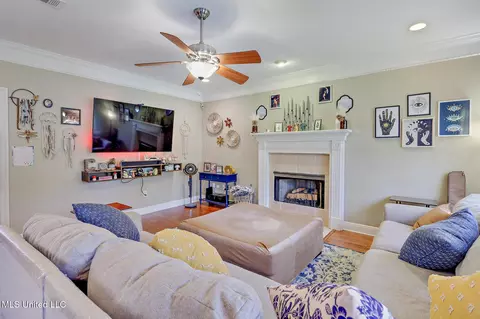 Living - 705 Prominence Dr, Flowood, MS 39232 photo 1 of 3